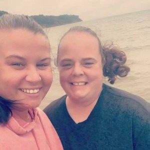 Meet your Posher, Crystal